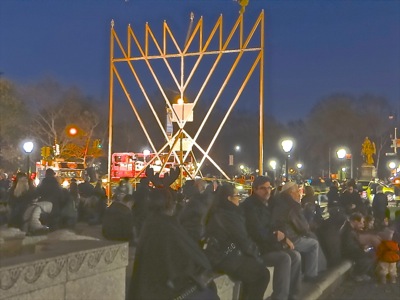 holiday menorah lighting grand army plaza manhattan holiday events menorah lightings grand army plaza manhattan things to do nyc