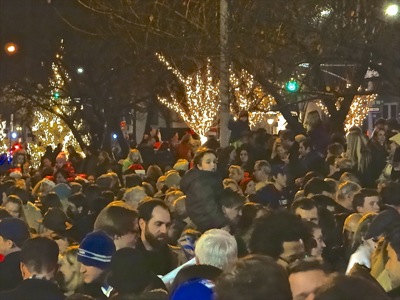 manhattan holiday events brick presbyterian park avenue christmas xmas tree lighting upper east side photos ues tree lighting park avenue holiday events manhattan nyc