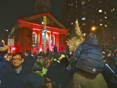brick presbyterian holiday tree lighting photos park avenue tree lighting photos holiday events upper east side manhattan things to do holidays nyc