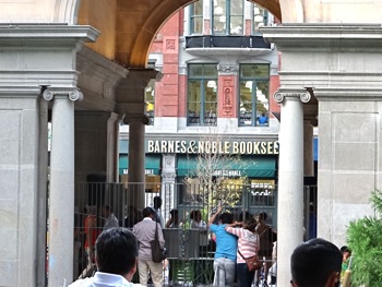 bookstores in nyc bookstores in the village gramercy park midtown bookstores barnes & noble village
