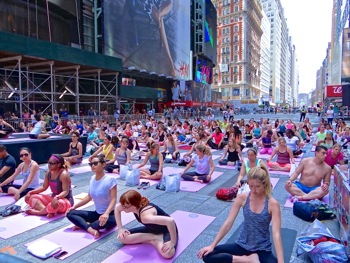 yoga times square photos