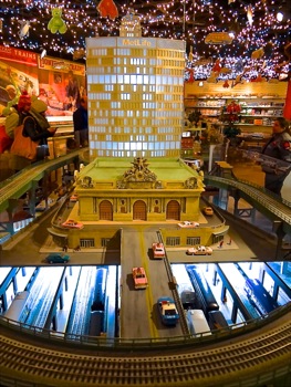 toy train exhibit grand central station